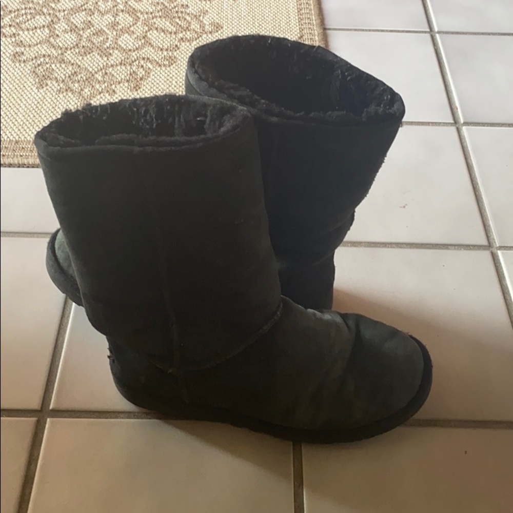 Black Uggs